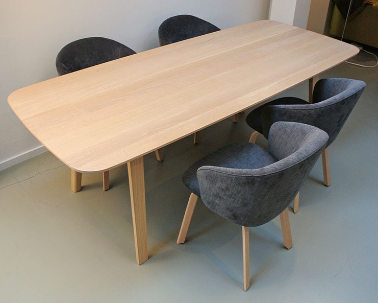 Set) Arco Essential Wood eettafel + 4 x Arco Close stoel. |